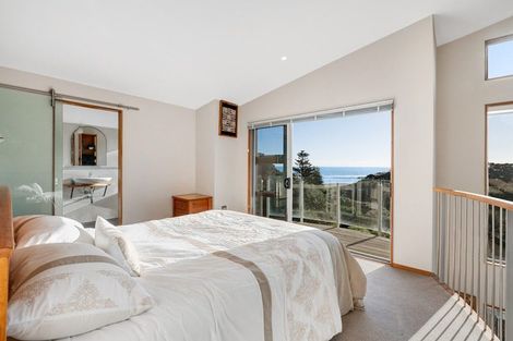 Photo of property in 10 Waitea Road, Muriwai, Waimauku, 0881