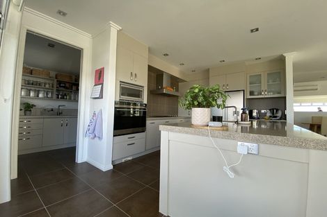 Photo of property in 9 Castor Bay Road, Castor Bay, Auckland, 0620