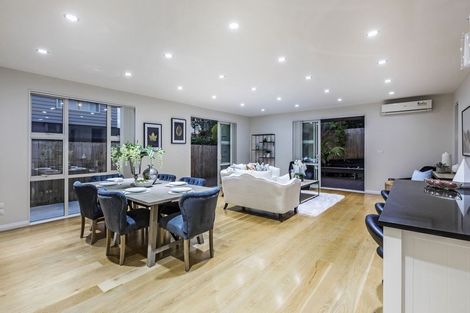 Photo of property in 19a Linwood Avenue, Forrest Hill, Auckland, 0620