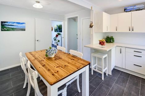 Photo of property in 22 Rintoul Grove, Stokes Valley, Lower Hutt, 5019