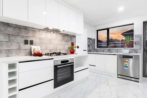 Photo of property in 664b Pakuranga Road, Howick, Auckland, 2010