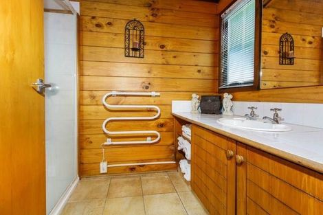 Photo of property in 5 Hutchinsons Road, Bucklands Beach, Auckland, 2014