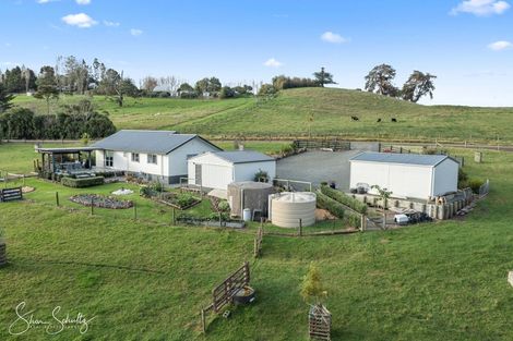 Photo of property in 86 Matakohe Wharf Road, Matakohe, 0593