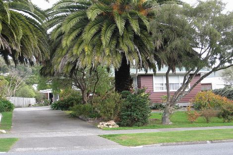 Photo of property in 10 Horoeka Street, Stokes Valley, Lower Hutt, 5019