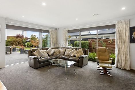 Photo of property in 2 Greenbank Place, Parklands, Christchurch, 8083