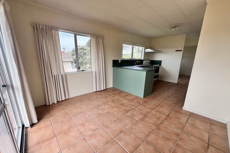 Photo of property in 81 Trias Road, Totara Vale, Auckland, 0629