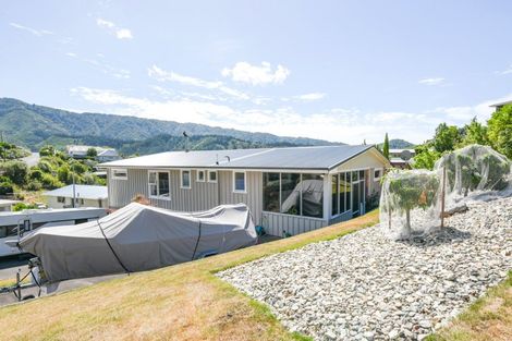 Photo of property in 14 Seaview Crescent, Picton, 7220