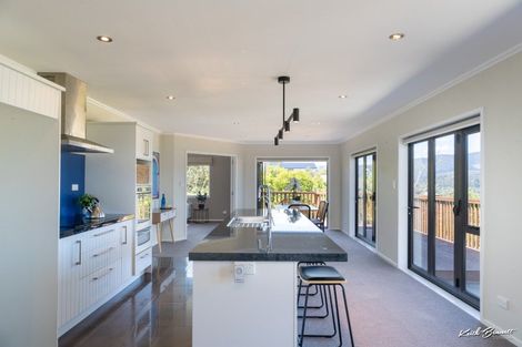 Photo of property in 43 Percy Kinsman Crescent, Riverstone Terraces, Upper Hutt, 5018