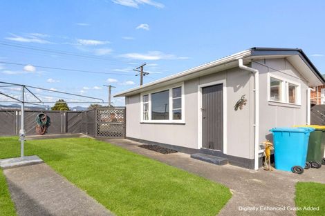 Photo of property in 16 Meadowvale Drive, Levin, 5510