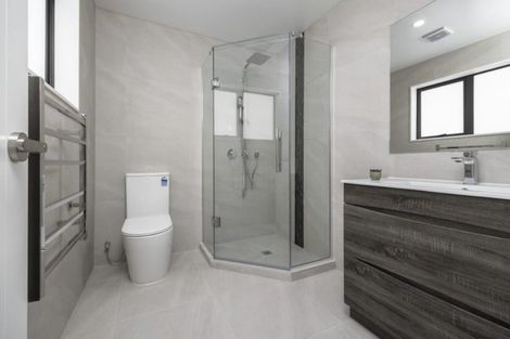 Photo of property in 4/3 Harris Road, Mount Wellington, Auckland, 1051