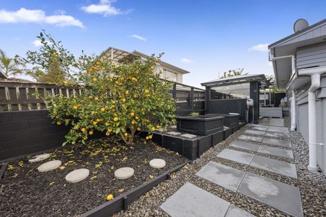 Photo of property in 68 Anzac Road, Pukekohe, 2120