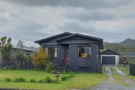 Photo of property in 14 Ballance Street, Runanga, 7803