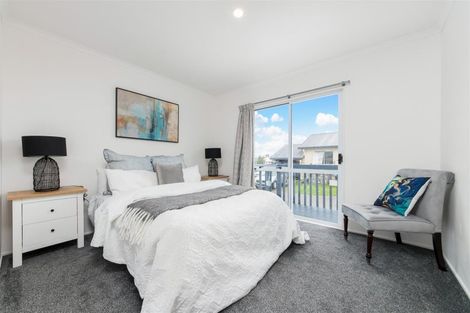 Photo of property in 2/43 Solveig Place, Randwick Park, Auckland, 2105