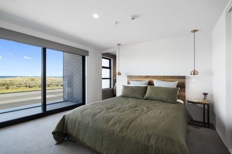 Photo of property in 211 Marine Parade, Mount Maunganui, 3116