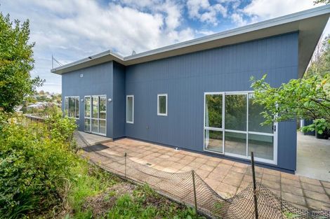 Photo of property in 12 Robinson Street, Lookout Point, Dunedin, 9011