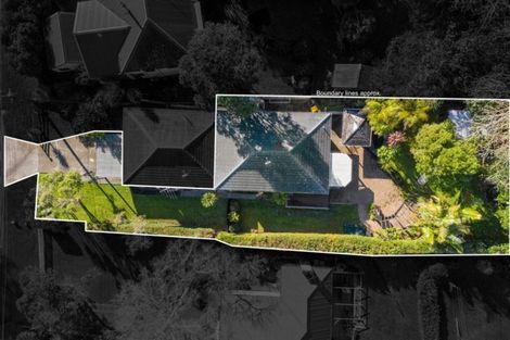 Photo of property in 2/43 Seaton Road, Murrays Bay, Auckland, 0630