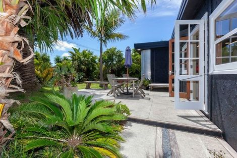 Photo of property in 44 Ngapaki Street, Waikanae Beach, Waikanae, 5036