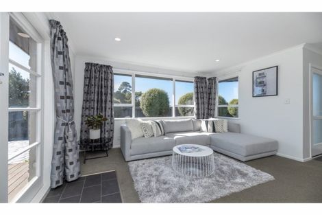 Photo of property in 12 Rosanna Place, Aranui, Christchurch, 8061