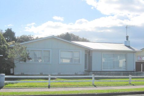Photo of property in 12 Balmoral Street, Levin, 5510