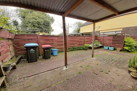 Photo of property in 2/58 Hayr Road, Three Kings, Auckland, 1042