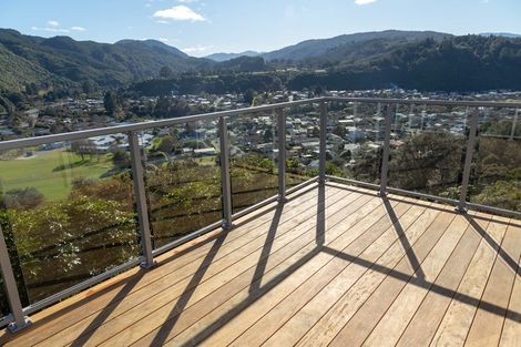 Photo of property in 102 Emerald Hill Drive, Birchville, Upper Hutt, 5018