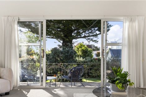 Photo of property in 2/245 Jervois Road, Herne Bay, Auckland, 1011