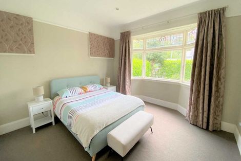 Photo of property in 19 Taupata Street, Redcliffs, Christchurch, 8081