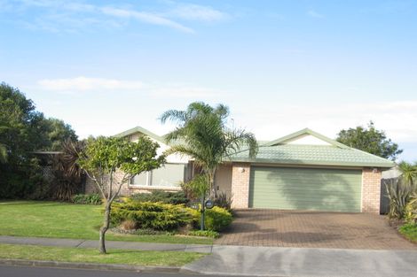 Photo of property in 25 Tington Avenue, Wattle Downs, Auckland, 2103