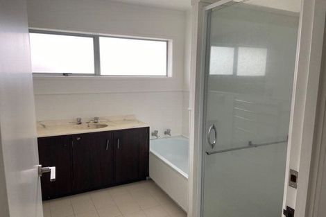 Photo of property in 3 Mirwill Road, Rothesay Bay, Auckland, 0630