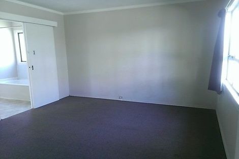 Photo of property in 18a Riserra Drive, Ranui, Auckland, 0612