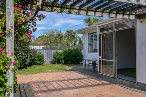 Photo of property in 30 Kitchener Street, Martinborough, 5711