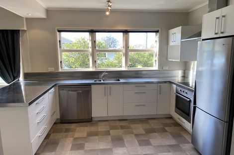 Photo of property in 12 Guthrie Road, Havelock North, 4130