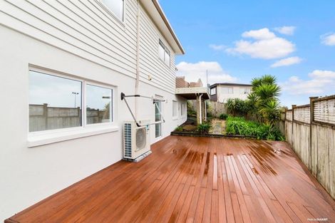 Photo of property in 65 Zara Court, Windsor Park, Auckland, 0632