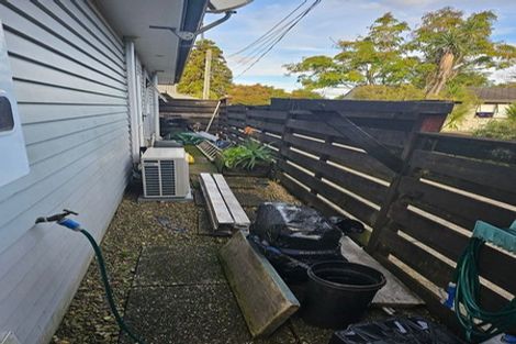 Photo of property in 38 Alexander Street, Cockle Bay, Auckland, 2014