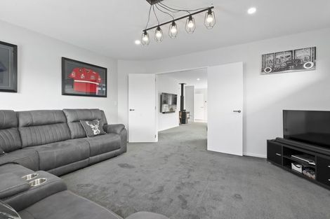 Photo of property in 13 Higgins Street, Woodend, 7610