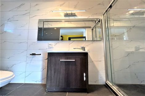 Photo of property in 2/24 Holbrook Street, Blockhouse Bay, Auckland, 0600