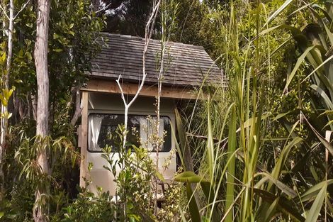 Photo of property in 126 Lone Kauri Road, Karekare, Auckland, 0772