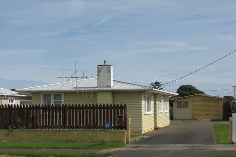 Photo of property in 67 Polson Street, Castlecliff, Whanganui, 4501