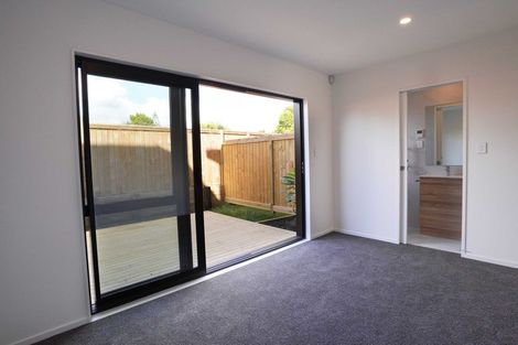 Photo of property in 4/19 Kingdale Road, Henderson, Auckland, 0610