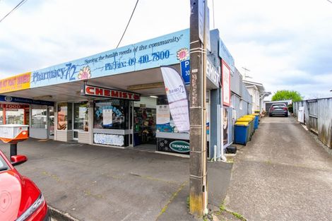 Photo of property in 2/66-72a East Coast Road, Milford, Auckland, 0620