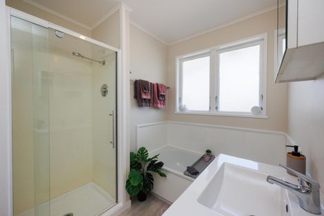 Photo of property in 14 Motuoapa Place, Kelvin Grove, Palmerston North, 4414