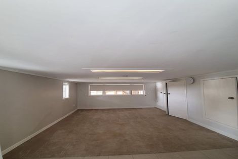 Photo of property in 1/14 Woodside Avenue, Northcote, Auckland, 0627