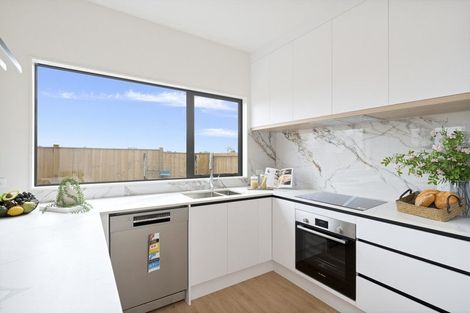 Photo of property in 44 Taipahitini Road, Rosehill, 2113