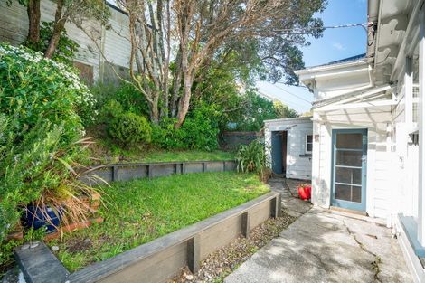 Photo of property in 58 Fairview Crescent, Kelburn, Wellington, 6012