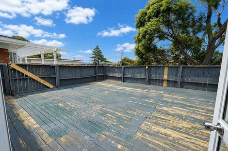 Photo of property in 43 Hallberry Road, Mangere East, Auckland, 2024