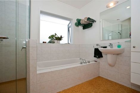 Photo of property in 9 Munstead Place, Hillcrest, Auckland, 0627