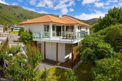 Photo of property in 289g Waikawa Road, Waikawa, Picton, 7220
