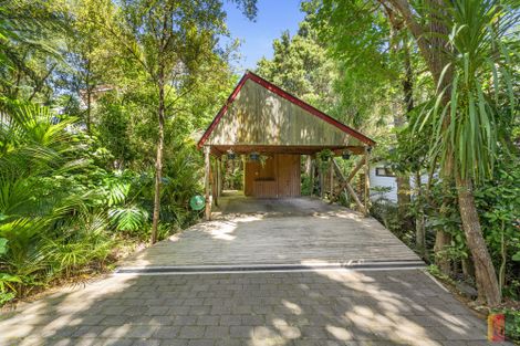 Photo of property in 14 Kingsclere Place, Goodwood Heights, Auckland, 2105