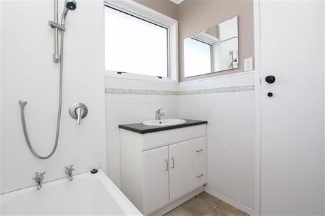 Photo of property in 2 Norfolk Place, Pukete, Hamilton, 3200