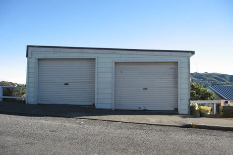 Photo of property in 64a Black Rock Road, Newlands, Wellington, 6037